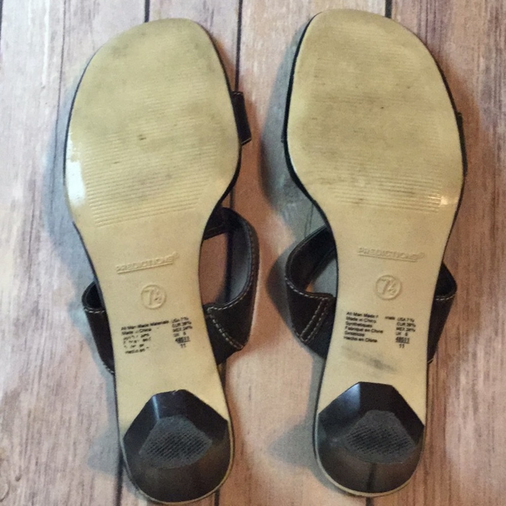 Predictions Sandals - Picture 4 of 4